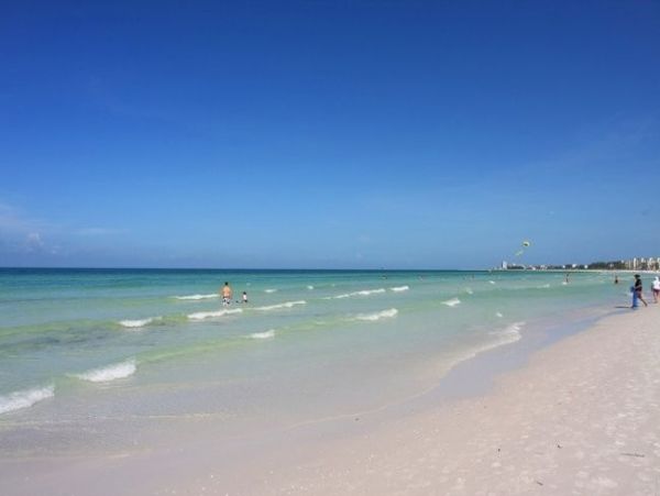 Siesta Key Vacation Rental Condo on Beach with Communal Pool
