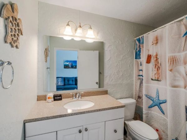 Marathon Six Bedroom Family Fun Home Pool & Spa Sleeps 14