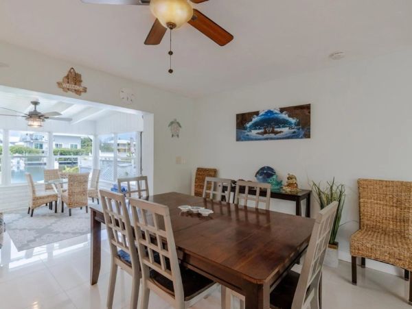 Marathon Six Bedroom Family Fun Home Pool & Spa Sleeps 14