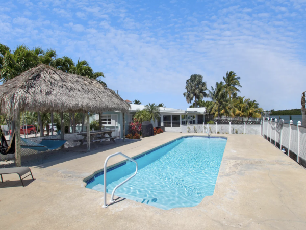 Marathon Six Bedroom Family Fun Home Pool & Spa Sleeps 14