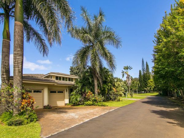 Four Bedroom Princeville Vacation Home Sleeps 12 Guests