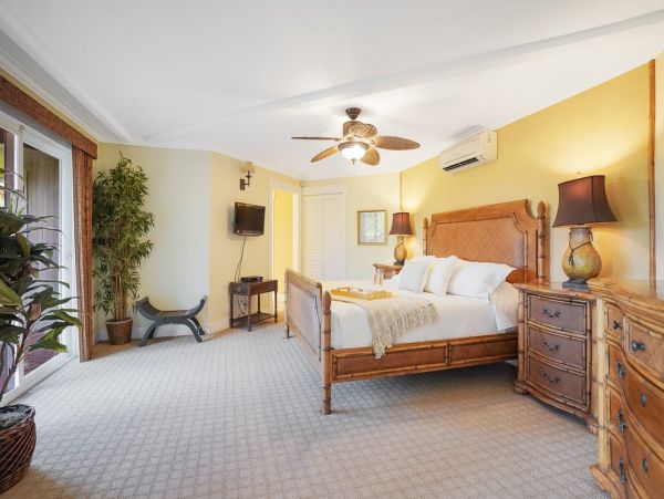 Four Bedroom Princeville Vacation Home Sleeps 12 Guests