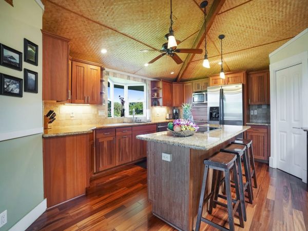 Four Bedroom Princeville Vacation Home Sleeps 12 Guests