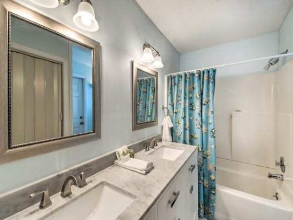 Three Bedroom Bradenton Vacation Home Sleeps 10 Guests