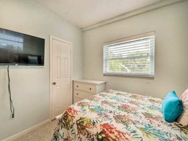 Three Bedroom Bradenton Vacation Home Sleeps 10 Guests