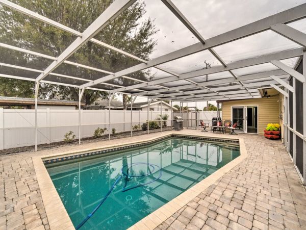 Three Bedroom Bradenton Vacation Home Sleeps 10 Guests