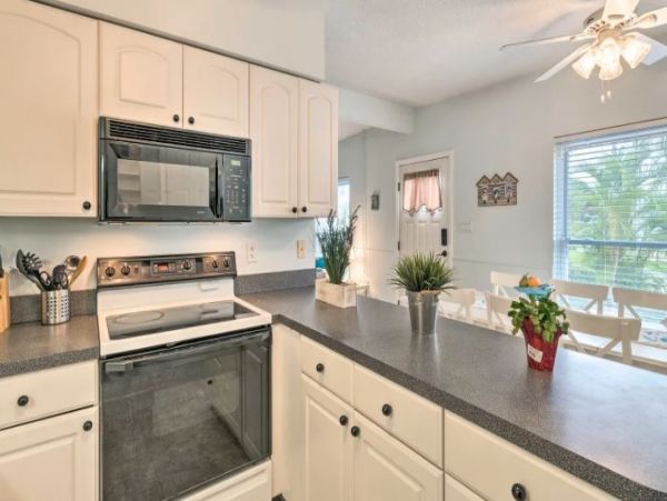 Three Bedroom Bradenton Vacation Home Sleeps 10 Guests