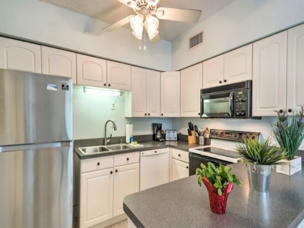 Three Bedroom Bradenton Vacation Home Sleeps 10 Guests
