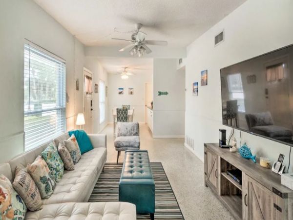 Three Bedroom Bradenton Vacation Home Sleeps 10 Guests