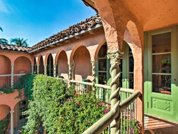 West Palm Beach Luxury Vacation Home Sleeps Ten Guests