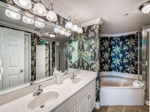Panama City Beach Gulf Front Condo Vacation w/ Four Bedroom
