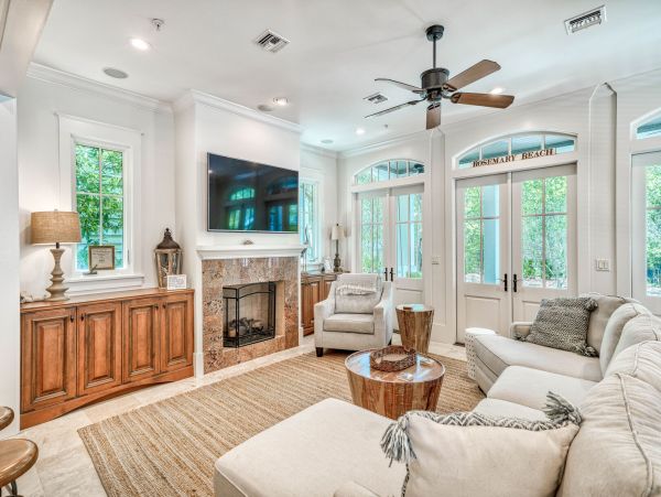Gorgeous House with 4 Bedrooms and Great Amenities