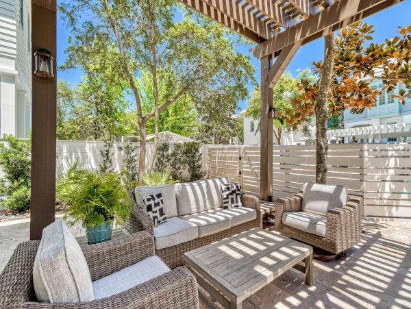 Gorgeous House with 4 Bedrooms and Great Amenities