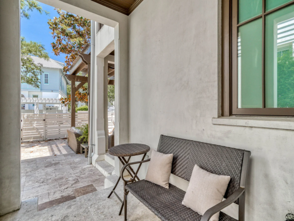Gorgeous House with 4 Bedrooms and Great Amenities