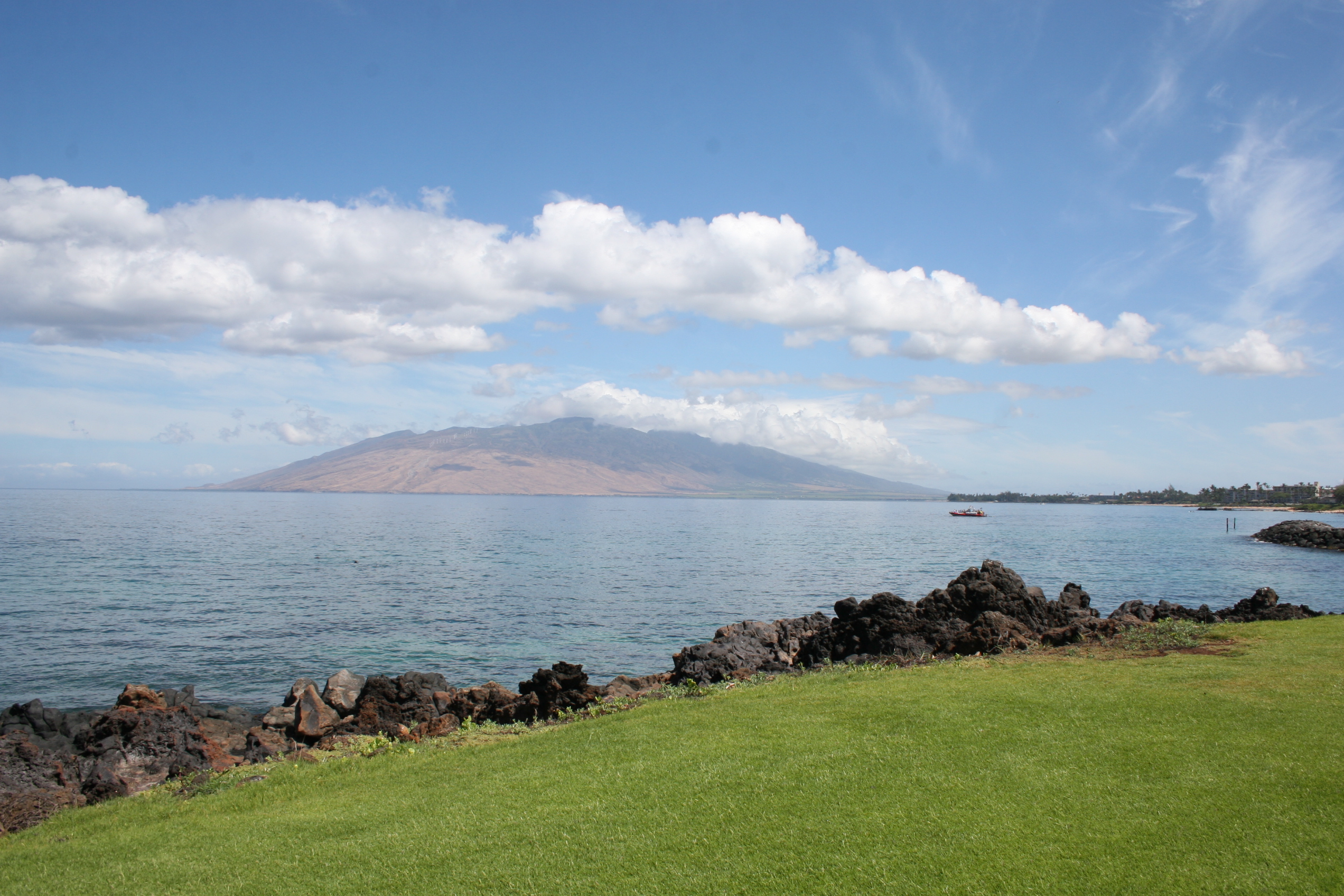 One Bedroom Beachfront Vacation Condo in Kihei