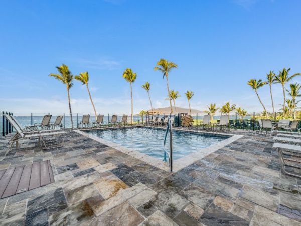 One Bedroom Beachfront Vacation Condo in Kihei
