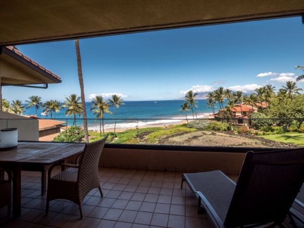 Beachfront Vacation Rental with 2 Bedrooms & Ocean Views
