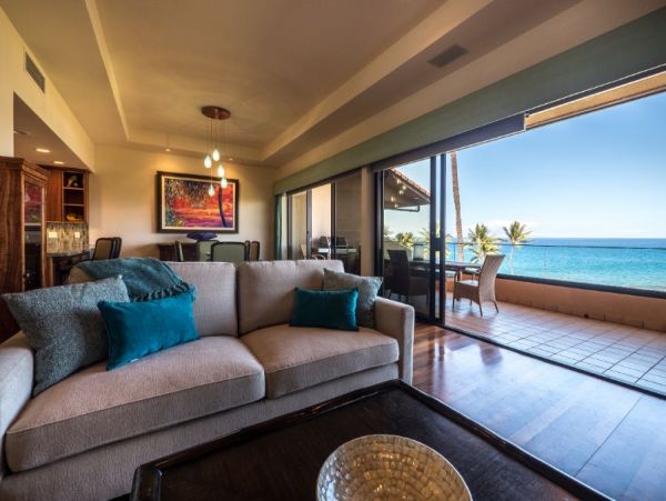 Beachfront Vacation Rental with 2 Bedrooms & Ocean Views