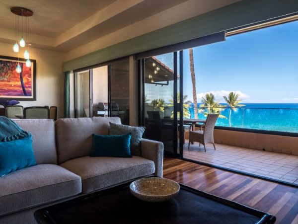 Beachfront Vacation Rental with 2 Bedrooms & Ocean Views