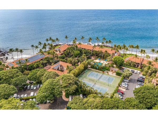 Beachfront Vacation Rental with 2 Bedrooms & Ocean Views