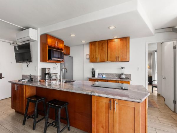 Oceanfront South Kihei Vacation Rental - Maui Beachfront Condo with Pool