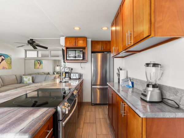 Oceanfront South Kihei Vacation Rental - Maui Beachfront Condo with Pool