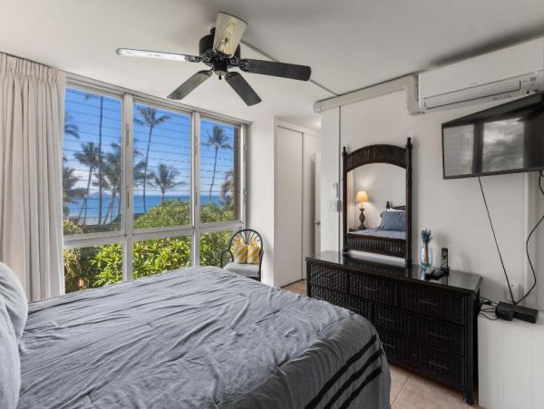 Oceanfront South Kihei Vacation Rental - Maui Beachfront Condo with Pool