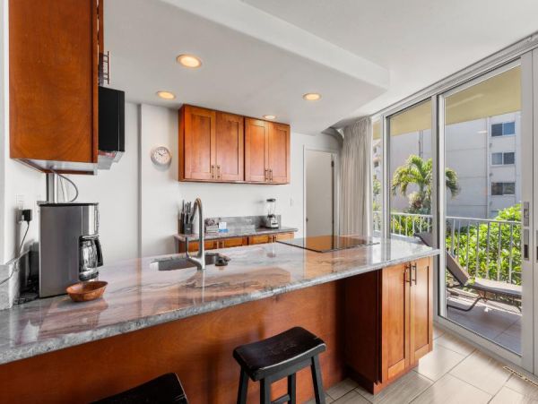 Oceanfront South Kihei Vacation Rental - Maui Beachfront Condo with Pool