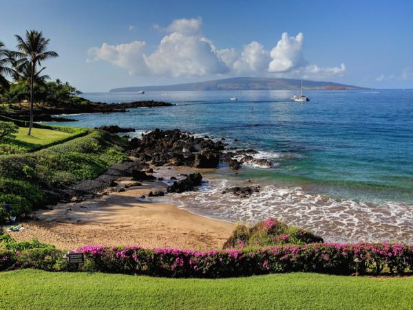 Beachfront 2 Bedroom Condo in Makena Ocean Views Sleeps 5