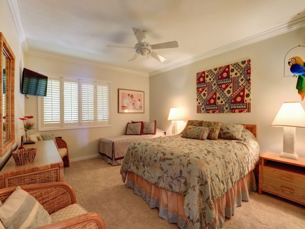 Beachfront 2 Bedroom Condo in Makena Ocean Views Sleeps 5