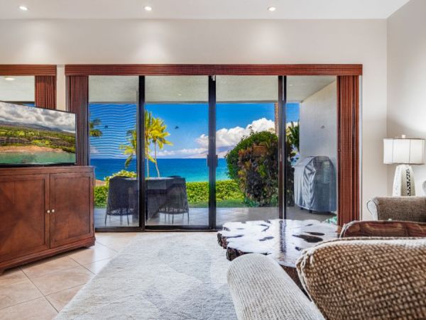 Beachfront Vacation Rental 2 Bedroom & Amazing Views