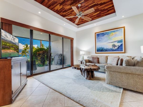 Beachfront Vacation Rental 2 Bedroom & Amazing Views