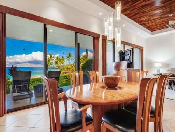 Beachfront Vacation Rental 2 Bedroom & Amazing Views