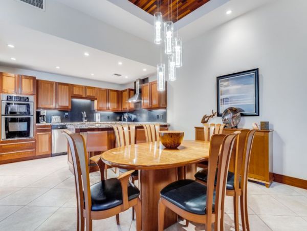Beachfront Vacation Rental 2 Bedroom & Amazing Views