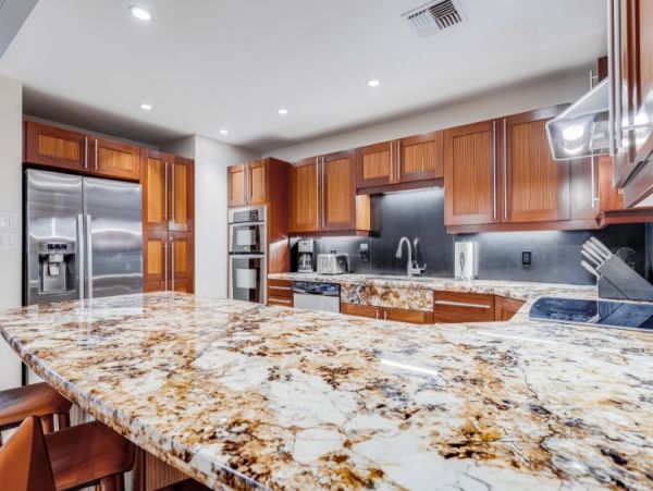 Beachfront Vacation Rental 2 Bedroom & Amazing Views