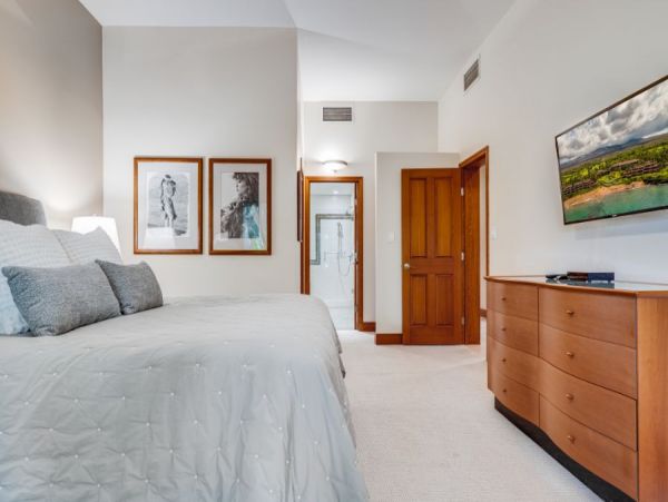 Beachfront Vacation Rental 2 Bedroom & Amazing Views