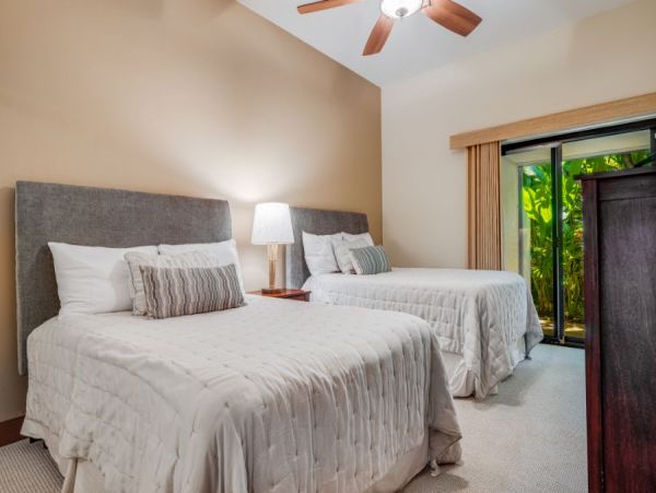 Beachfront Vacation Rental 2 Bedroom & Amazing Views