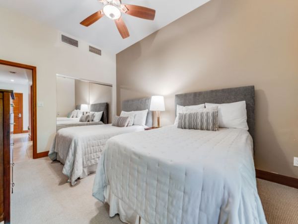 Beachfront Vacation Rental 2 Bedroom & Amazing Views