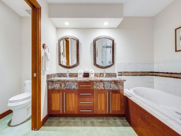 Beachfront Vacation Rental 2 Bedroom & Amazing Views