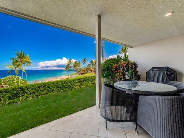 Beachfront Vacation Rental 2 Bedroom & Amazing Views