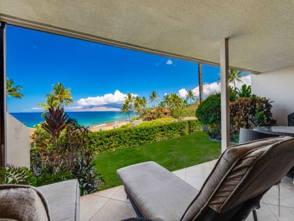 Beachfront Vacation Rental 2 Bedroom & Amazing Views
