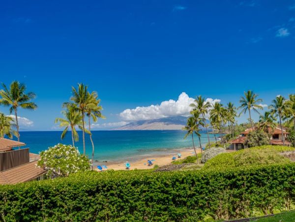 Beachfront Vacation Rental 2 Bedroom & Amazing Views