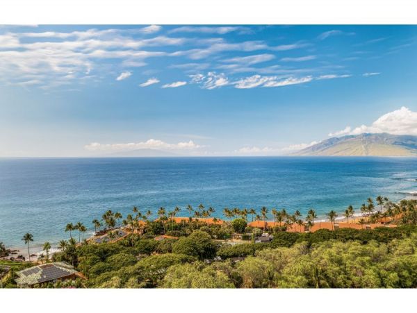Beachfront Vacation Rental 2 Bedroom & Amazing Views