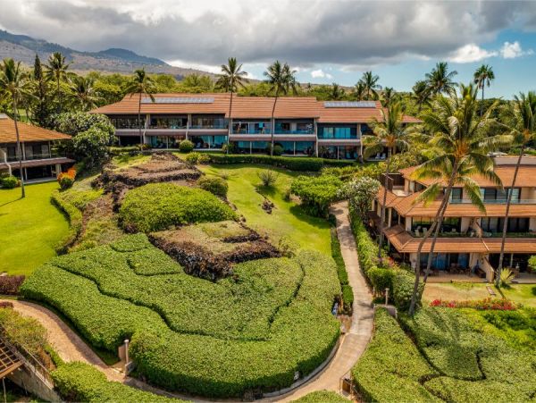 Beachfront Vacation Rental 2 Bedroom & Amazing Views