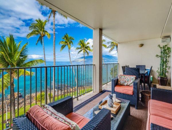 Oceanfront 3 Bedroom Condo in Maui
