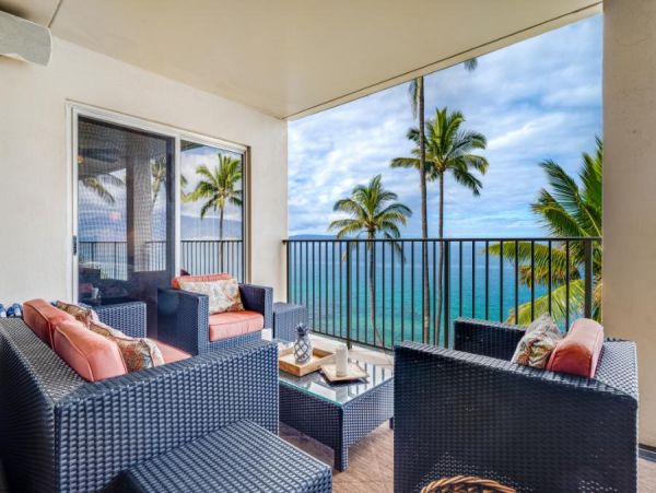 Oceanfront 3 Bedroom Condo in Maui