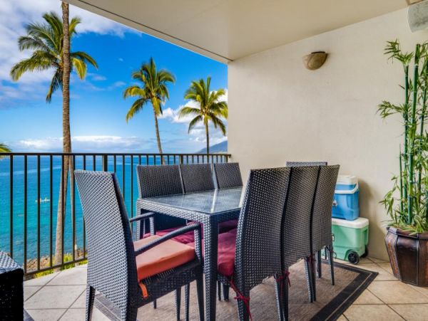 Oceanfront 3 Bedroom Condo in Maui