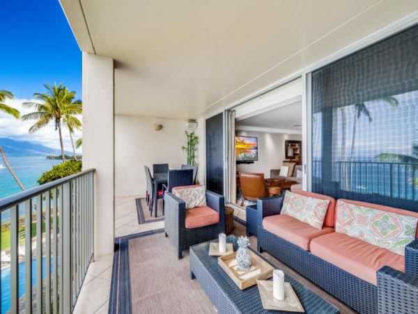 Oceanfront 3 Bedroom Condo in Maui