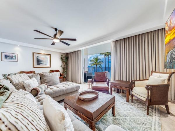 Oceanfront 3 Bedroom Condo in Maui