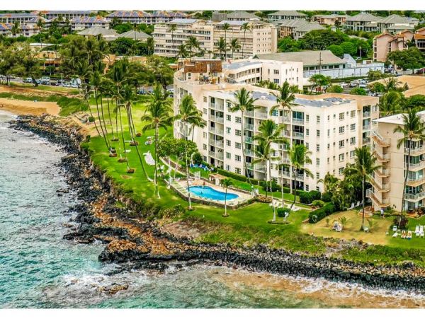 Oceanfront 3 Bedroom Condo in Maui